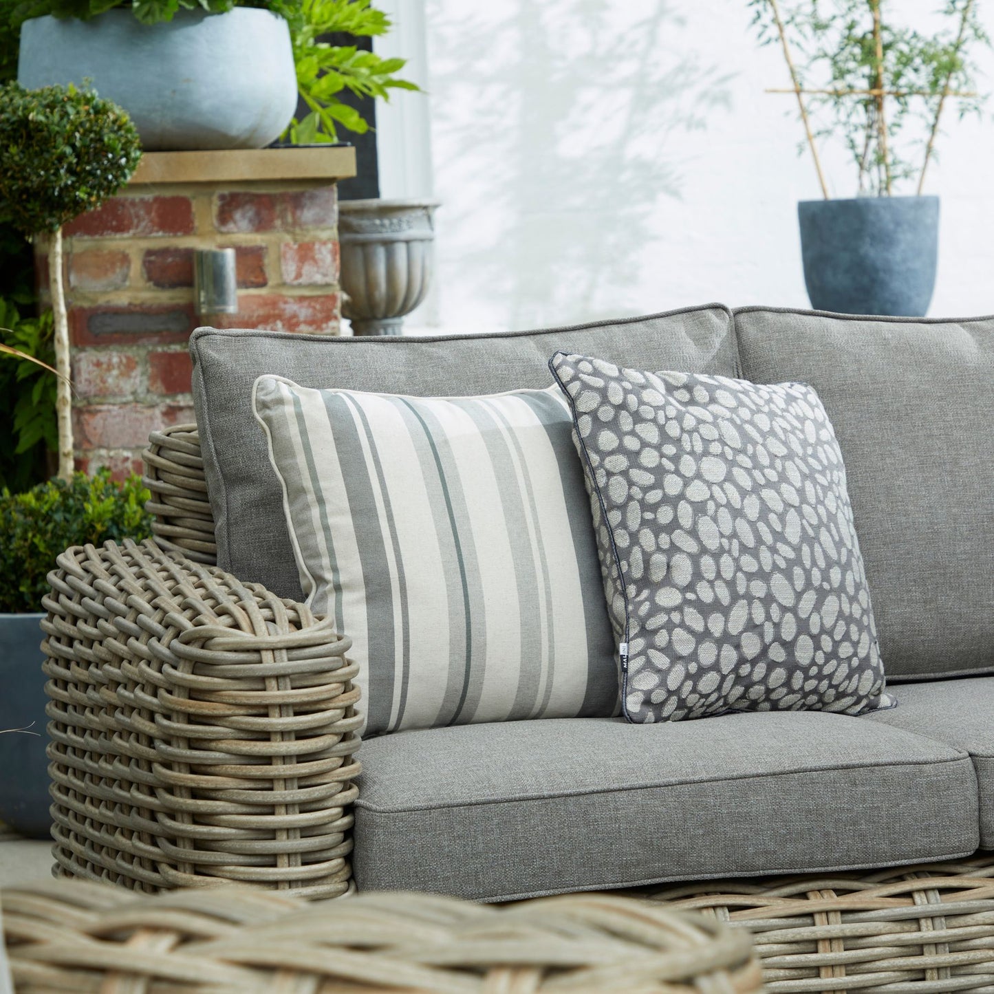 Amalfi Collection Outdoor Five Seater Set (arriving for delivery from April 2025)