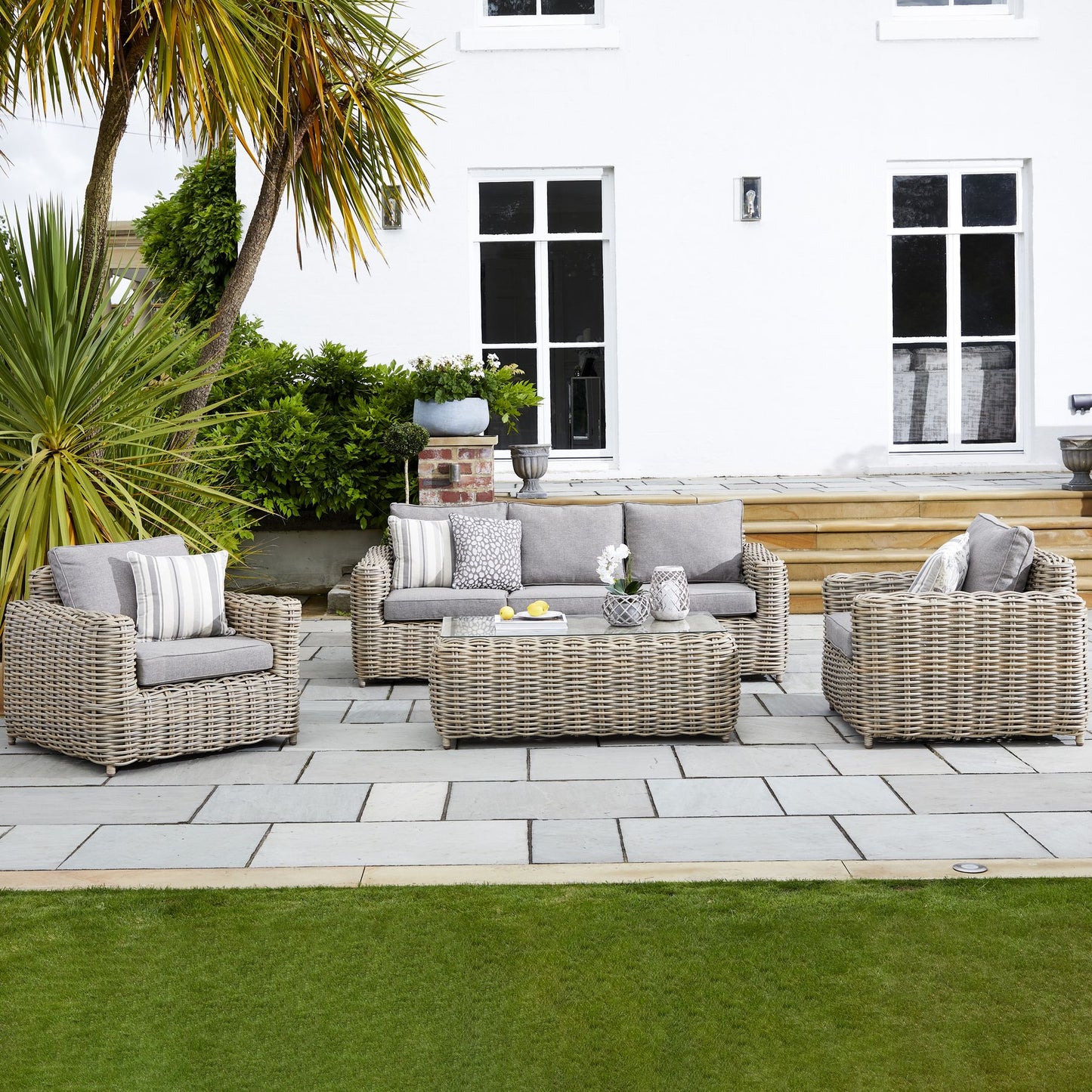 Amalfi Collection Outdoor Five Seater Set (arriving for delivery from April 2025)